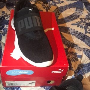 9.5 fits very snug so could fit a 9 as well